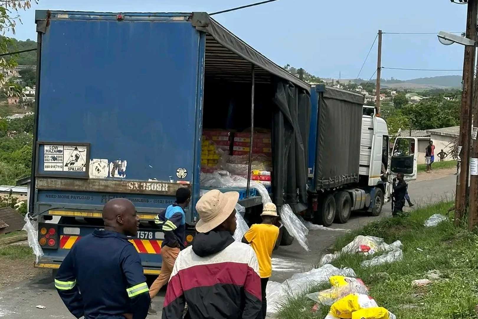 BUKA: Kuboshwe inqwaba eVerulam betapa ufulawa elolini