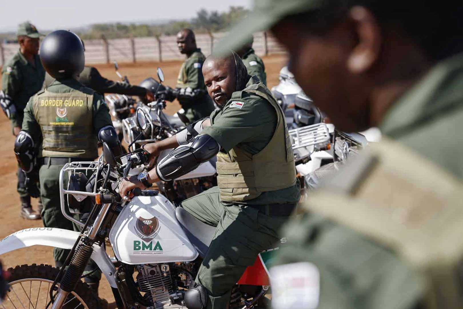 I-Border Management Authority ithi isixoshe abantu bangaphandle abangaphezu kuka-27,000