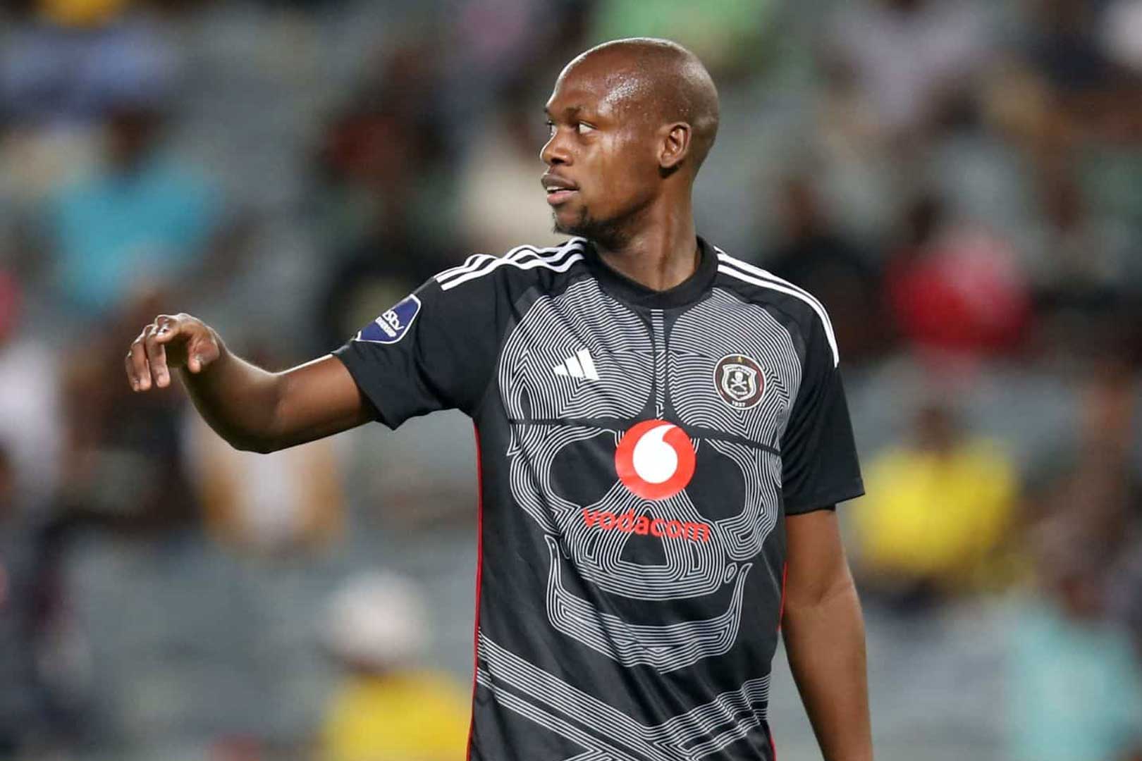 Abadlali be Mamelodi Sundowns FC bancoma Evidence Makgopa ongumgadli we Orlando Pirates