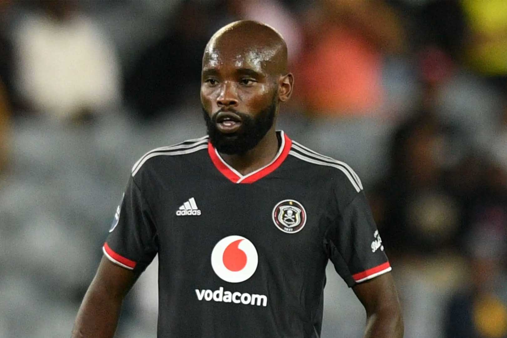 IPirate, igcine inqumile ngoMakhehlene Nyembe Makhaula