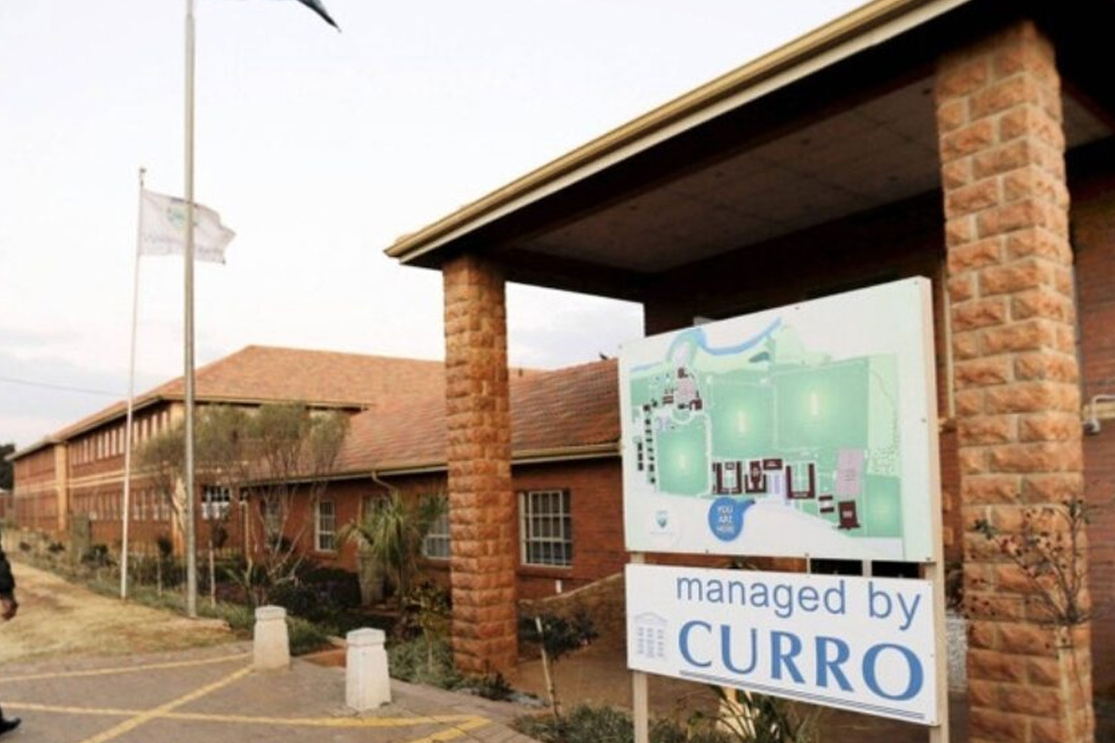 I-Curro Academy e-Protea Glen sixoshe uthisha omnyama owabizwa ‘ngenkawu’ ngumphathi wayo