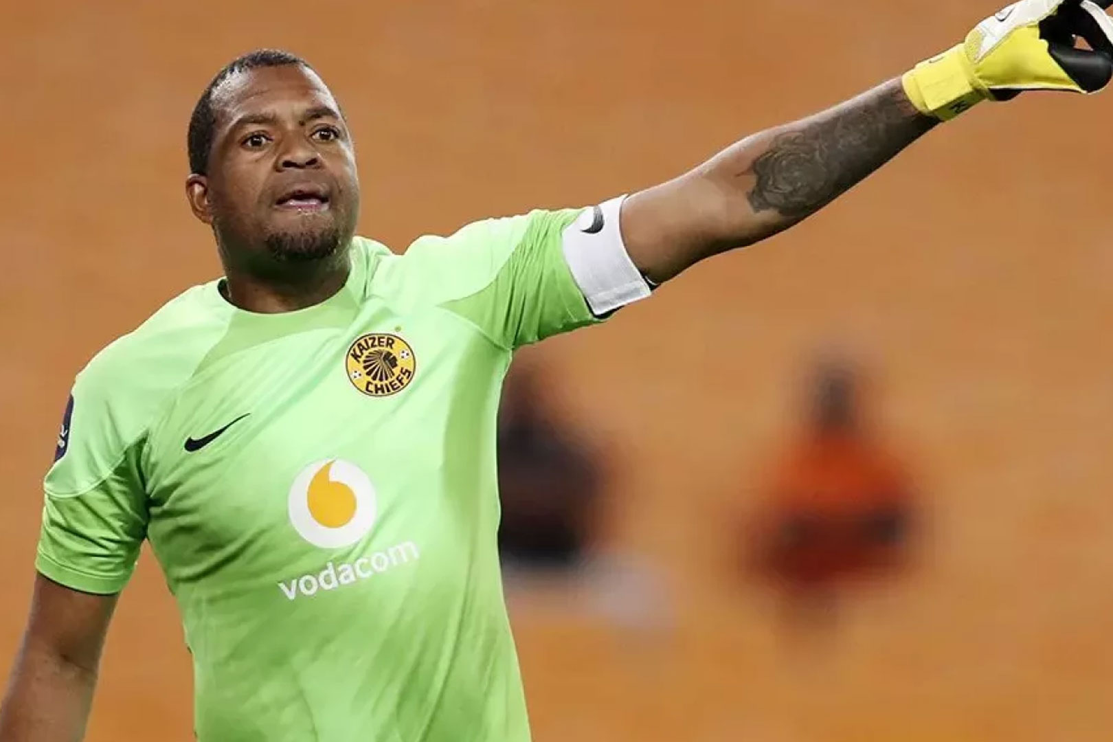 UHlompo Kekana uxwayisa itumeleng Khune