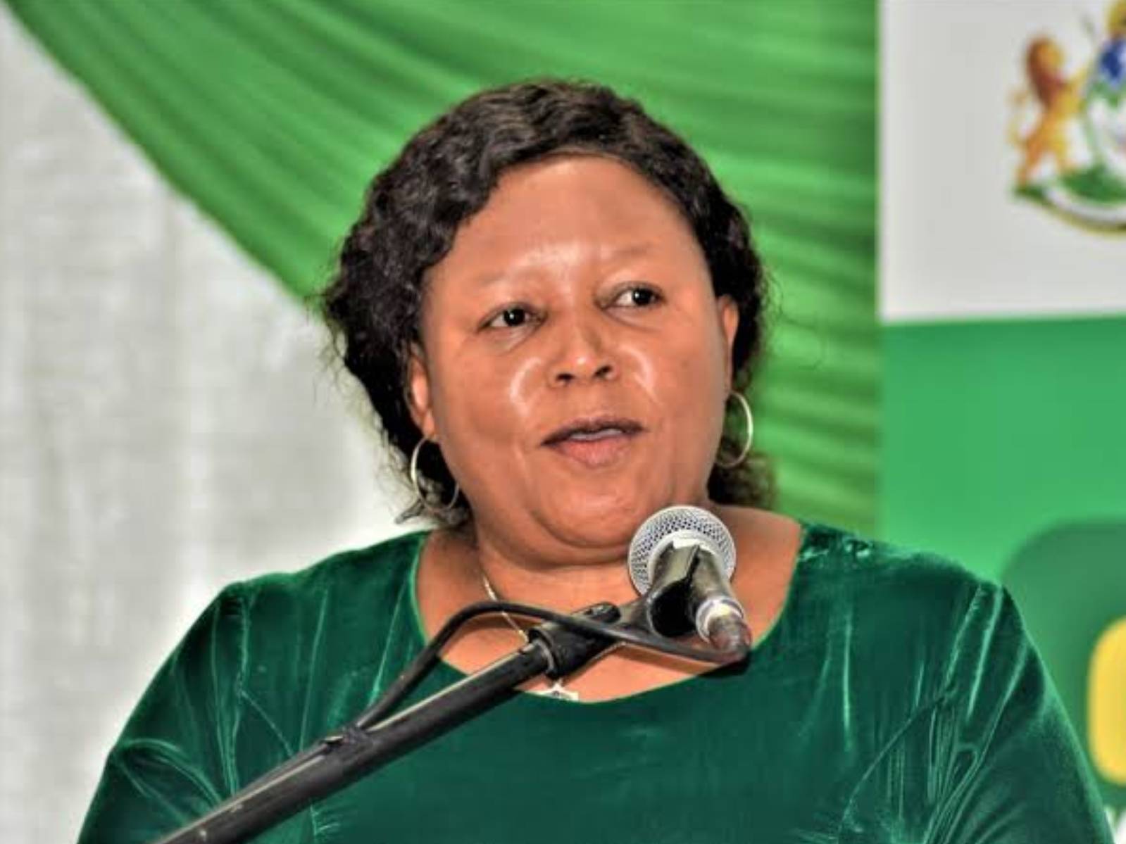 UNkonyeni uvele enkantolo ngelenkohlakalo nokukhwabanisa