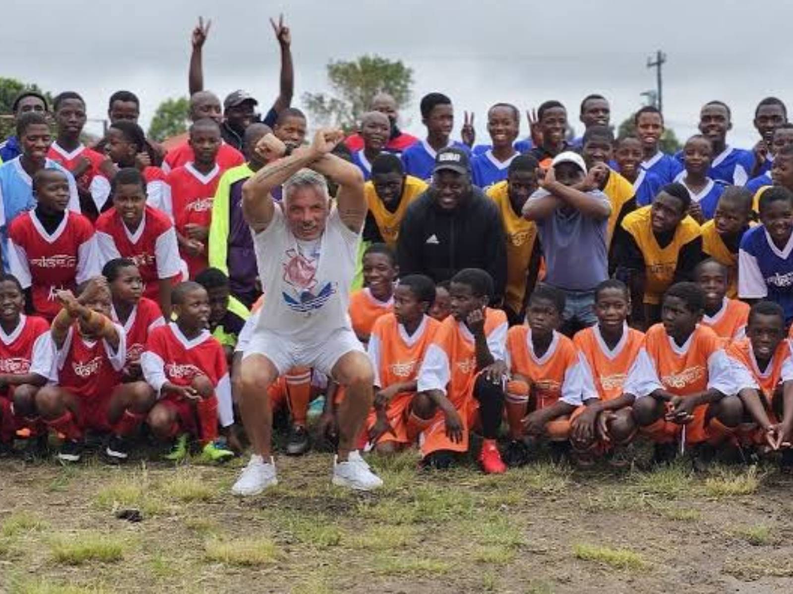 I-Mark Fish Foundation nohlelo lokuthuthukisa intsha ebholeni